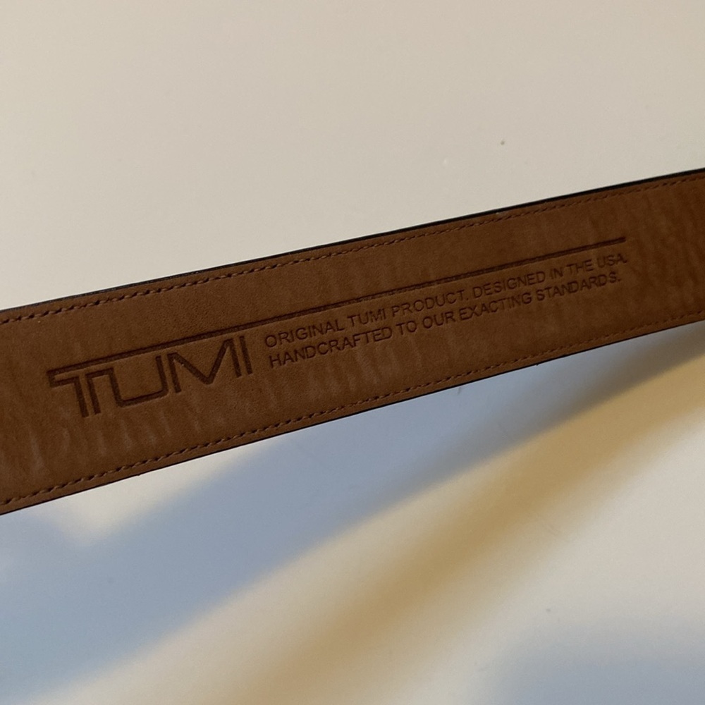 Tumi TUMI Men’s Chocolate Brown Leather Belt New size 32 - Picture 7 of 12